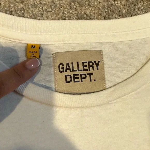 Gallery Dept Cream Tee with Graphic Label - Picture 2 of 4